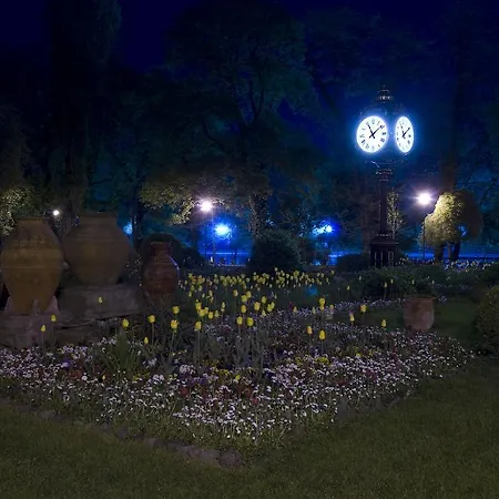 Artsy Studio-cismigiu Park