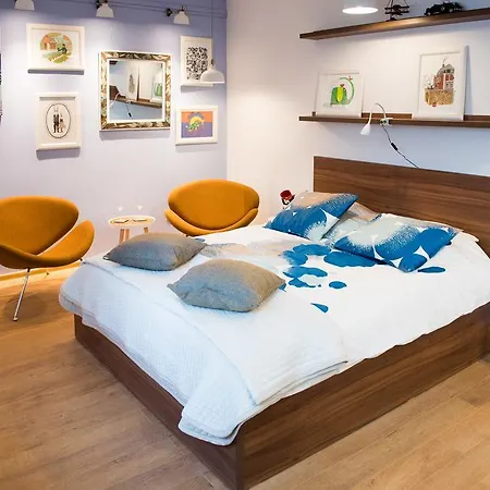 Artsy Studio-cismigiu Park Apartment