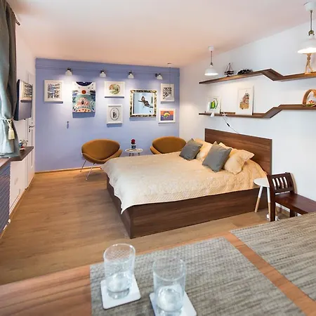 Artsy Studio-cismigiu Park Appartement